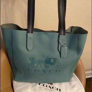 Coach 25099 Grove Signature Tote(Macy's Exclusive)